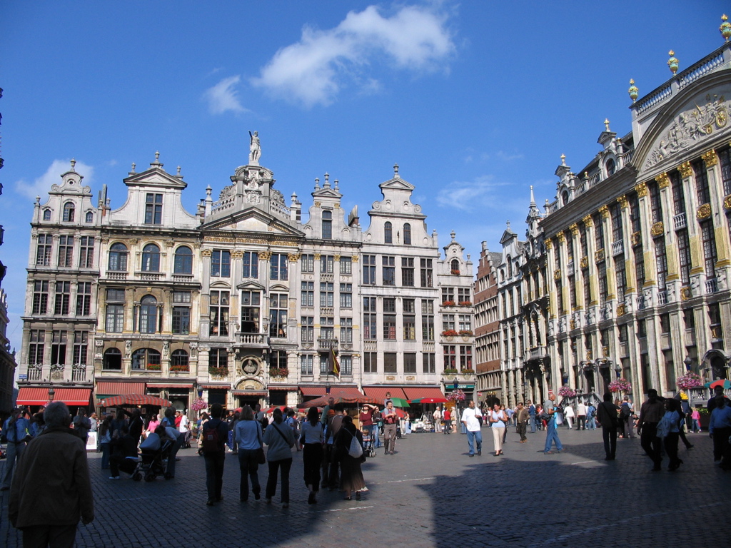 More sides of Grote Markt