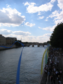 Sunday afternoon on the Seine