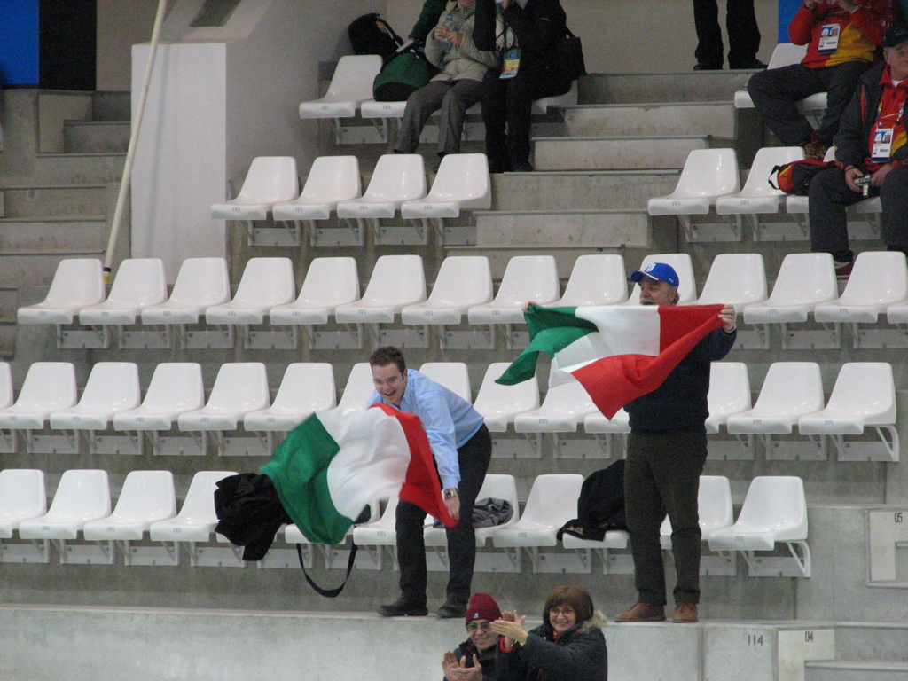 italian curling fans